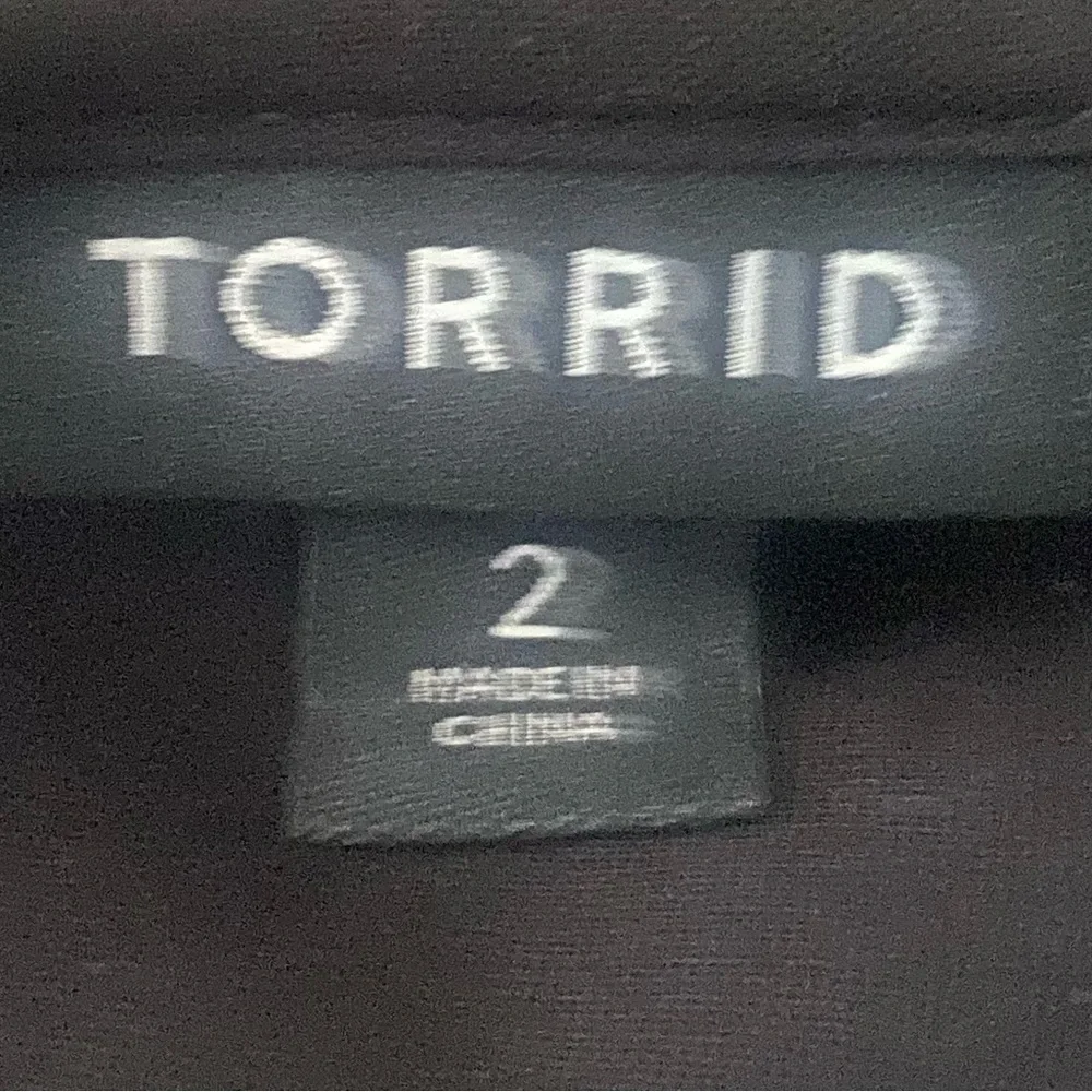 TORRID-BLACK BUTTON FRONT BLOUSE - Picture 8 of 8